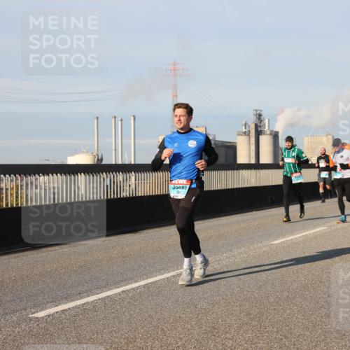03.10.2025 - Köhlbrandbrückenlauf Lena Gebhardt http://msf.ph/oto/9126420 03.10.2025 09:46:24 Position 2  meine-sportfotos.de