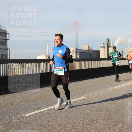 03.10.2025 - Köhlbrandbrückenlauf Lena Gebhardt http://msf.ph/oto/9126426 03.10.2025 09:46:24 Position 2 2947 meine-sportfotos.de