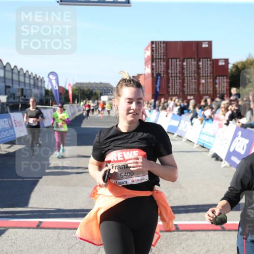 03.10.2025 - Köhlbrandbrückenlauf Jannik Wohlers http://msf.ph/oto/9126463 03.10.2025 13:22:22 Ziel 4239, 4706, 5072, 5235, 5272, 5400, 5401, 5720, 5851, 5929, 6188, 6531 meine-sportfotos.de