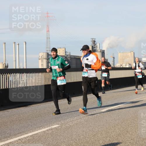 03.10.2025 - Köhlbrandbrückenlauf Lena Gebhardt http://msf.ph/oto/9126465 03.10.2025 09:46:25 Position 2 1526, 3184 meine-sportfotos.de