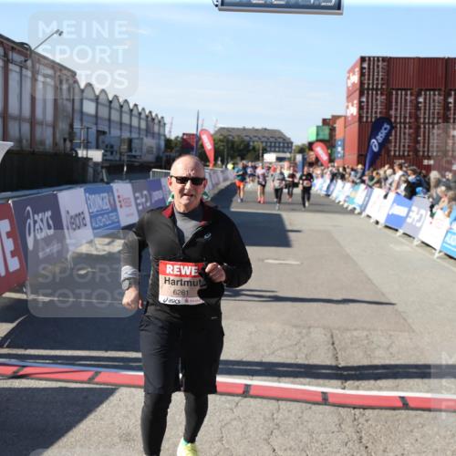03.10.2025 - Köhlbrandbrückenlauf Jannik Wohlers http://msf.ph/oto/9126518 03.10.2025 13:22:43 Ziel 4481, 4482, 4508, 5122, 5125, 5167, 5213, 5675, 5928, 5933, 5982, 6107, 6261, 6300, 6413, 6733 meine-sportfotos.de