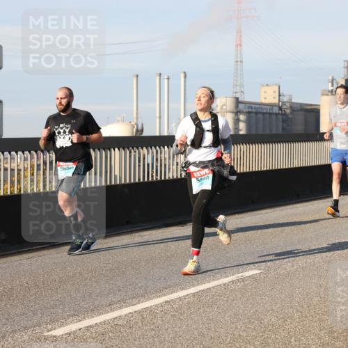03.10.2025 - Köhlbrandbrückenlauf Lena Gebhardt http://msf.ph/oto/9126545 03.10.2025 09:46:28 Position 2  meine-sportfotos.de