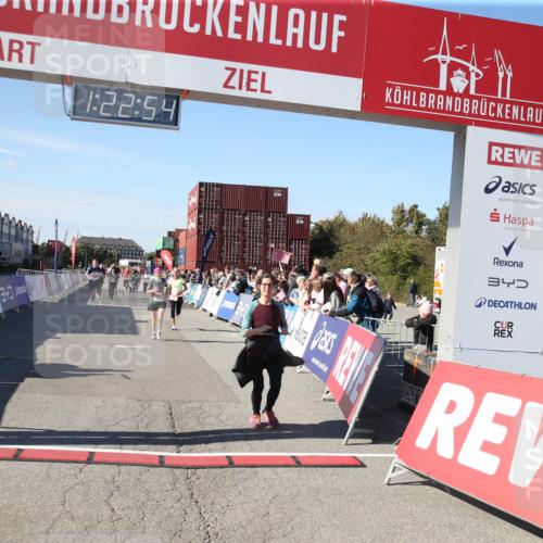 03.10.2025 - Köhlbrandbrückenlauf Jannik Wohlers http://msf.ph/oto/9126554 03.10.2025 13:22:55 Ziel 4602, 4603, 5046, 5189, 5812, 5924, 5925, 6027 meine-sportfotos.de