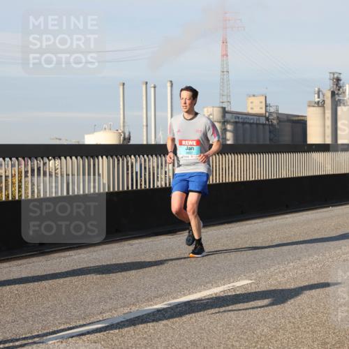 03.10.2025 - Köhlbrandbrückenlauf Lena Gebhardt http://msf.ph/oto/9126567 03.10.2025 09:46:30 Position 2 2857 meine-sportfotos.de