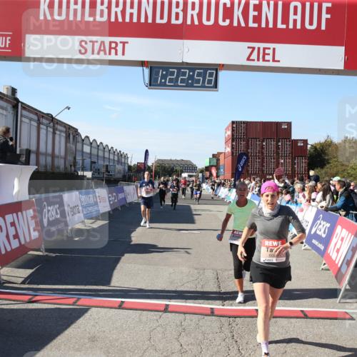 03.10.2025 - Köhlbrandbrückenlauf Jannik Wohlers http://msf.ph/oto/9126584 03.10.2025 13:22:59 Ziel 4350, 4602, 4603, 4964, 4987, 5046, 5189, 5812, 5924, 5925, 6027, 6070 meine-sportfotos.de