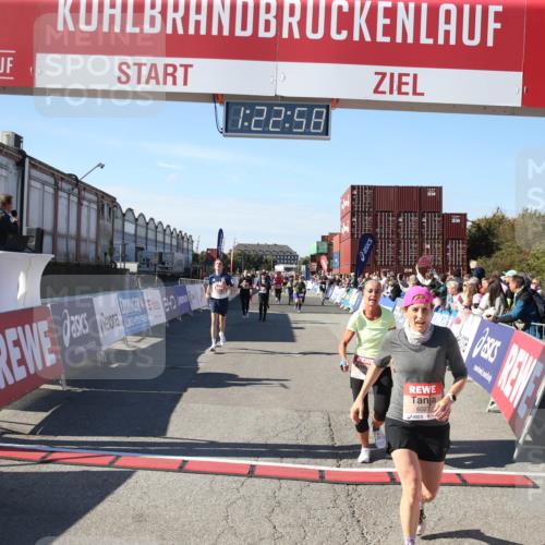 03.10.2025 - Köhlbrandbrückenlauf Jannik Wohlers http://msf.ph/oto/9126586 03.10.2025 13:22:59 Ziel 4350, 4602, 4603, 4964, 4987, 5046, 5189, 5812, 5924, 5925, 6027, 6070 meine-sportfotos.de