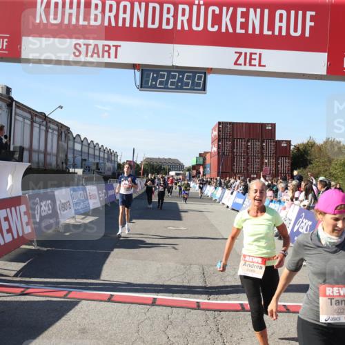 03.10.2025 - Köhlbrandbrückenlauf Jannik Wohlers http://msf.ph/oto/9126604 03.10.2025 13:22:59 Ziel 4350, 4602, 4603, 4964, 4987, 5046, 5189, 5812, 5924, 5925, 6027, 6070 meine-sportfotos.de
