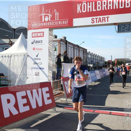03.10.2025 - Köhlbrandbrückenlauf Jannik Wohlers http://msf.ph/oto/9126624 03.10.2025 13:23:02 Ziel 4350, 4964, 4987, 5046, 5189, 5712, 5812, 5924, 5925, 6027, 6070, 6071 meine-sportfotos.de
