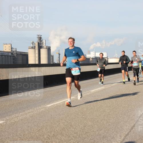 03.10.2025 - Köhlbrandbrückenlauf Lena Gebhardt http://msf.ph/oto/9126626 03.10.2025 09:46:32 Position 2 1357 meine-sportfotos.de