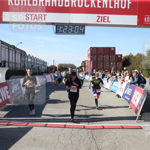 03.10.2025 - Köhlbrandbrückenlauf Jannik Wohlers http://msf.ph/oto/9126629 03.10.2025 13:23:05 Ziel 4350, 4904, 4905, 4964, 4987, 5046, 5189, 5573, 5712, 5716, 5812, 6027, 6070, 6071 meine-sportfotos.de