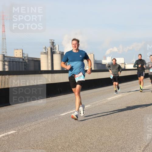 03.10.2025 - Köhlbrandbrückenlauf Lena Gebhardt http://msf.ph/oto/9126630 03.10.2025 09:46:32 Position 2 1357 meine-sportfotos.de