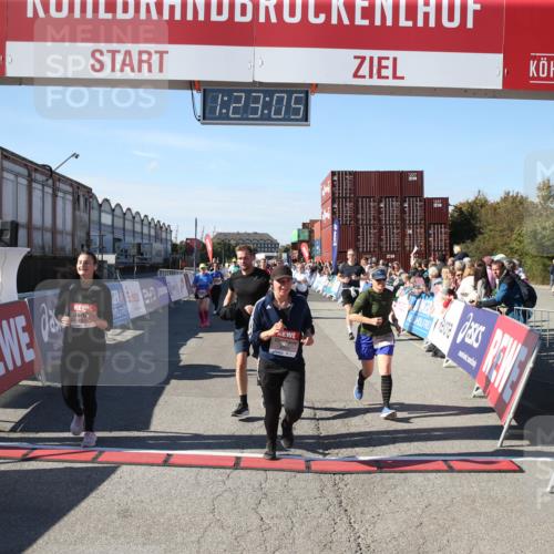 03.10.2025 - Köhlbrandbrückenlauf Jannik Wohlers http://msf.ph/oto/9126635 03.10.2025 13:23:05 Ziel 4350, 4904, 4905, 4964, 4987, 5046, 5189, 5573, 5712, 5716, 5812, 6027, 6070, 6071 meine-sportfotos.de