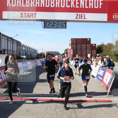 03.10.2025 - Köhlbrandbrückenlauf Jannik Wohlers http://msf.ph/oto/9126642 03.10.2025 13:23:05 Ziel 4350, 4904, 4905, 4964, 4987, 5046, 5189, 5573, 5712, 5716, 5812, 6027, 6070, 6071 meine-sportfotos.de