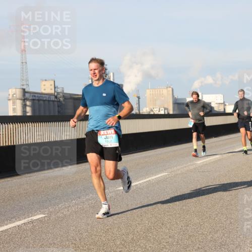 03.10.2025 - Köhlbrandbrückenlauf Lena Gebhardt http://msf.ph/oto/9126645 03.10.2025 09:46:33 Position 2 1357 meine-sportfotos.de