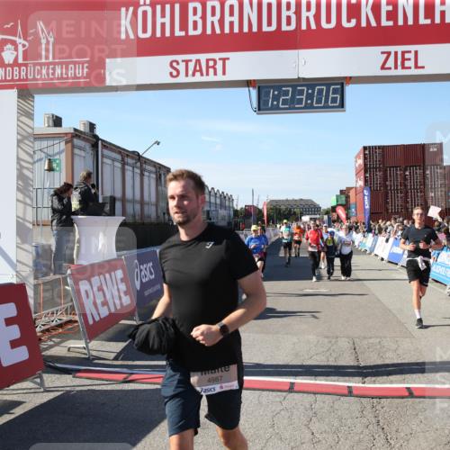 03.10.2025 - Köhlbrandbrückenlauf Jannik Wohlers http://msf.ph/oto/9126666 03.10.2025 13:23:07 Ziel 4339, 4350, 4553, 4904, 4905, 4964, 4987, 5076, 5189, 5573, 5712, 5716, 5812, 6027, 6070, 6071 meine-sportfotos.de