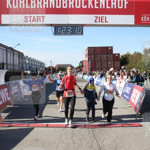 03.10.2025 - Köhlbrandbrückenlauf Jannik Wohlers http://msf.ph/oto/9126688 03.10.2025 13:23:11 Ziel 4339, 4350, 4553, 4904, 4905, 4964, 4987, 5076, 5573, 5712, 5716, 6070, 6071, 6652 meine-sportfotos.de