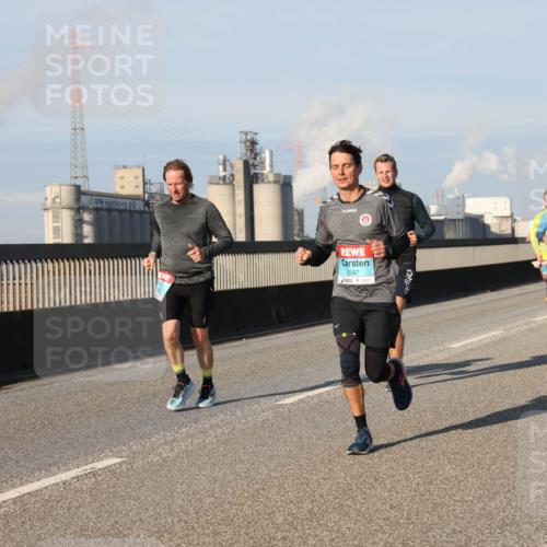 03.10.2025 - Köhlbrandbrückenlauf Lena Gebhardt http://msf.ph/oto/9126691 03.10.2025 09:46:35 Position 2 2587 meine-sportfotos.de