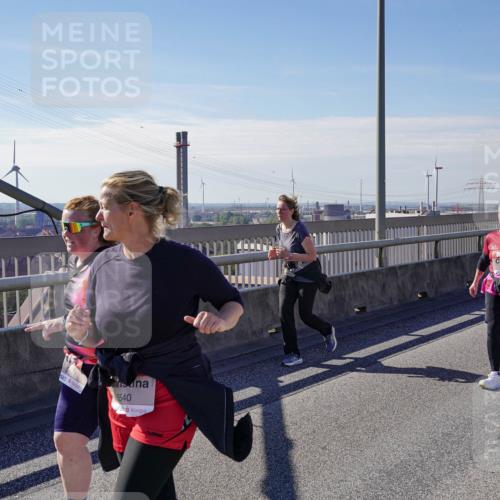 03.10.2025 - Köhlbrandbrückenlauf Michael Burmester http://msf.ph/oto/9126710 03.10.2025 13:13:42 Position 2 5540 meine-sportfotos.de