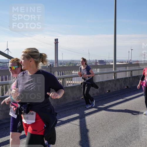 03.10.2025 - Köhlbrandbrückenlauf Michael Burmester http://msf.ph/oto/9126717 03.10.2025 13:13:42 Position 2 5471, 5540 meine-sportfotos.de
