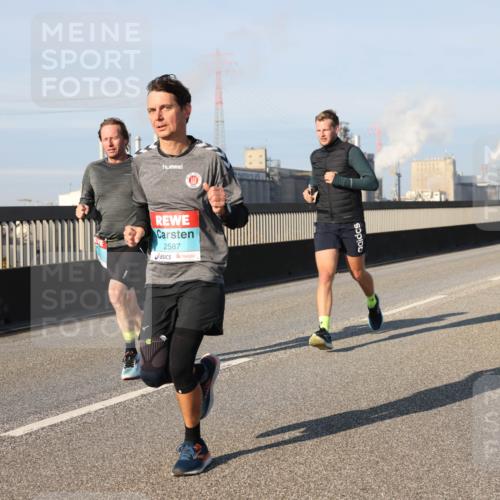 03.10.2025 - Köhlbrandbrückenlauf Lena Gebhardt http://msf.ph/oto/9126732 03.10.2025 09:46:37 Position 2 2587 meine-sportfotos.de