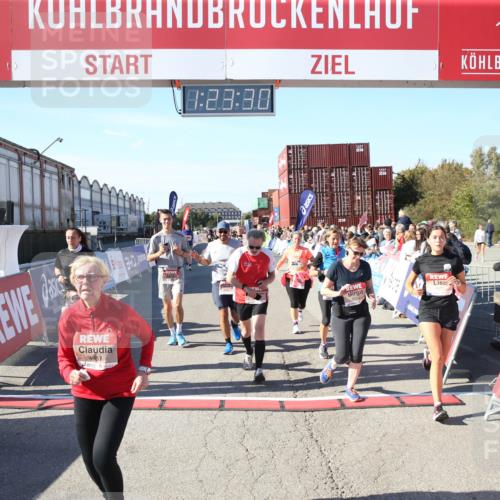 03.10.2025 - Köhlbrandbrückenlauf Jannik Wohlers http://msf.ph/oto/9126739 03.10.2025 13:23:30 Ziel 4450, 4477, 4719, 4752, 4887, 4892, 4911, 5003, 5114, 5653, 6291, 6337, 6338, 6378, 6618, 6619 meine-sportfotos.de