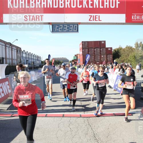 03.10.2025 - Köhlbrandbrückenlauf Jannik Wohlers http://msf.ph/oto/9126740 03.10.2025 13:23:30 Ziel 4450, 4477, 4719, 4752, 4887, 4892, 4911, 5003, 5114, 5653, 6291, 6337, 6338, 6378, 6618, 6619 meine-sportfotos.de