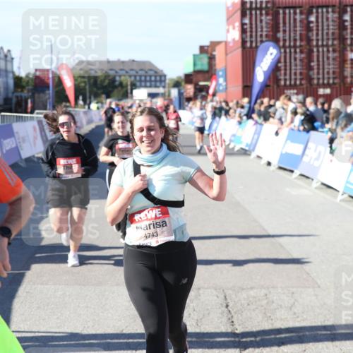 03.10.2025 - Köhlbrandbrückenlauf Jannik Wohlers http://msf.ph/oto/9126760 03.10.2025 13:23:43 Ziel 4285, 4465, 4743, 4752, 5093, 5397, 5653, 5855, 6728 meine-sportfotos.de