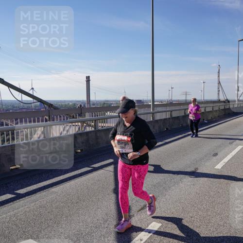 03.10.2025 - Köhlbrandbrückenlauf Michael Burmester http://msf.ph/oto/9126762 03.10.2025 13:13:45 Position 2 5547, 3195 meine-sportfotos.de