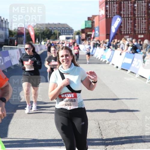 03.10.2025 - Köhlbrandbrückenlauf Jannik Wohlers http://msf.ph/oto/9126764 03.10.2025 13:23:43 Ziel 4285, 4465, 4743, 4752, 5093, 5397, 5653, 5855, 6728 meine-sportfotos.de
