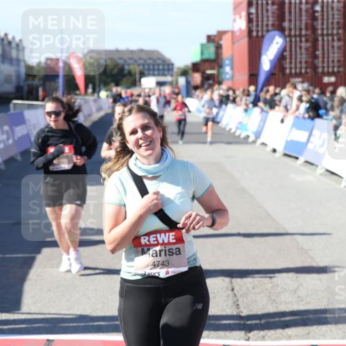 03.10.2025 - Köhlbrandbrückenlauf Jannik Wohlers http://msf.ph/oto/9126770 03.10.2025 13:23:43 Ziel 4285, 4465, 4743, 4752, 5093, 5397, 5653, 5855, 6728 meine-sportfotos.de