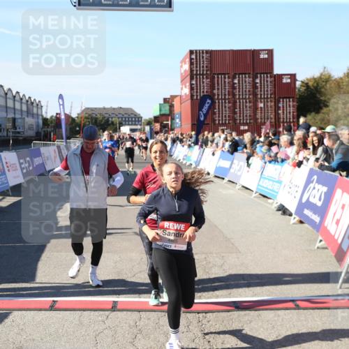 03.10.2025 - Köhlbrandbrückenlauf Jannik Wohlers http://msf.ph/oto/9126789 03.10.2025 13:23:51 Ziel 4285, 4465, 4743, 4918, 5081, 5093, 5397, 5431, 5709, 5742, 5855, 6728 meine-sportfotos.de