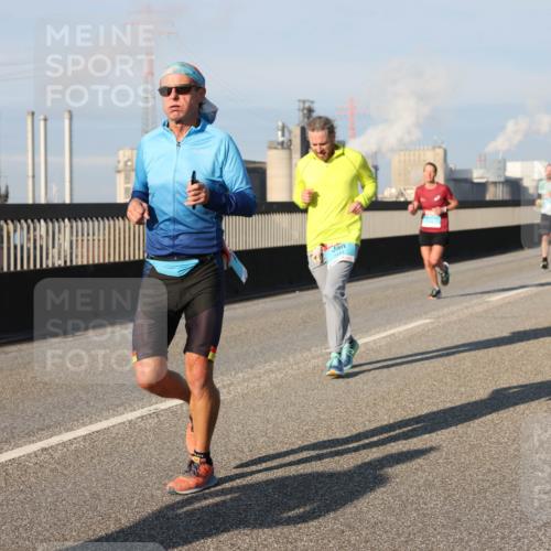 03.10.2025 - Köhlbrandbrückenlauf Lena Gebhardt http://msf.ph/oto/9126791 03.10.2025 09:46:39 Position 2  meine-sportfotos.de