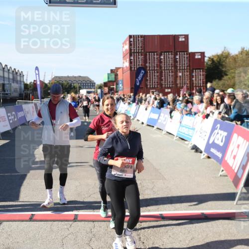03.10.2025 - Köhlbrandbrückenlauf Jannik Wohlers http://msf.ph/oto/9126792 03.10.2025 13:23:51 Ziel 4285, 4465, 4743, 4918, 5081, 5093, 5397, 5431, 5709, 5742, 5855, 6728 meine-sportfotos.de