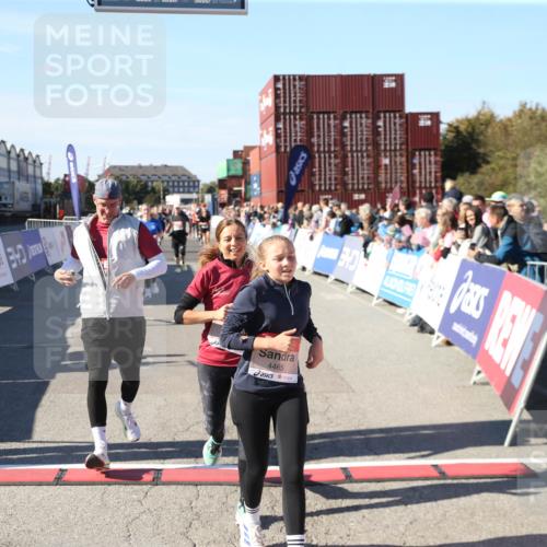 03.10.2025 - Köhlbrandbrückenlauf Jannik Wohlers http://msf.ph/oto/9126794 03.10.2025 13:23:51 Ziel 4285, 4465, 4743, 4918, 5081, 5093, 5397, 5431, 5709, 5742, 5855, 6728 meine-sportfotos.de