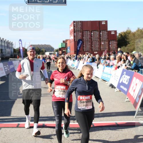 03.10.2025 - Köhlbrandbrückenlauf Jannik Wohlers http://msf.ph/oto/9126800 03.10.2025 13:23:51 Ziel 4285, 4465, 4743, 4918, 5081, 5093, 5397, 5431, 5709, 5742, 5855, 6728 meine-sportfotos.de