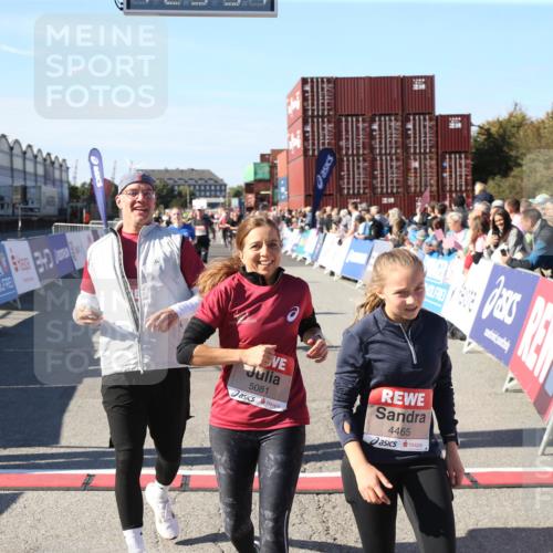 03.10.2025 - Köhlbrandbrückenlauf Jannik Wohlers http://msf.ph/oto/9126807 03.10.2025 13:23:52 Ziel 4285, 4465, 4918, 5081, 5093, 5431, 5709, 5742, 6728 meine-sportfotos.de