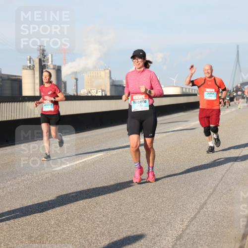 03.10.2025 - Köhlbrandbrückenlauf Lena Gebhardt http://msf.ph/oto/9126825 03.10.2025 09:46:40 Position 2 1123 meine-sportfotos.de