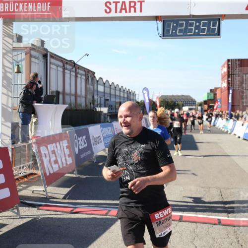 03.10.2025 - Köhlbrandbrückenlauf Jannik Wohlers http://msf.ph/oto/9126828 03.10.2025 13:23:55 Ziel 4465, 4647, 4918, 5081, 5106, 5361, 5431, 5709, 5742, 6728 meine-sportfotos.de
