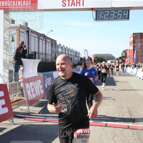03.10.2025 - Köhlbrandbrückenlauf Jannik Wohlers http://msf.ph/oto/9126831 03.10.2025 13:23:55 Ziel 4465, 4647, 4918, 5081, 5106, 5361, 5431, 5709, 5742, 6728 meine-sportfotos.de