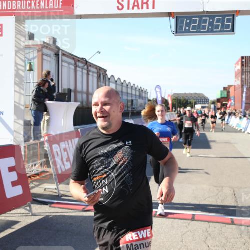 03.10.2025 - Köhlbrandbrückenlauf Jannik Wohlers http://msf.ph/oto/9126833 03.10.2025 13:23:55 Ziel 4465, 4647, 4918, 5081, 5106, 5361, 5431, 5709, 5742, 6728 meine-sportfotos.de