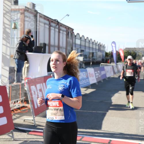 03.10.2025 - Köhlbrandbrückenlauf Jannik Wohlers http://msf.ph/oto/9126839 03.10.2025 13:23:56 Ziel 4465, 4647, 4918, 5081, 5106, 5361, 5387, 5431, 5709, 5742, 6557, 6728 meine-sportfotos.de
