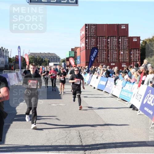 03.10.2025 - Köhlbrandbrückenlauf Jannik Wohlers http://msf.ph/oto/9126846 03.10.2025 13:23:59 Ziel 4465, 4647, 4918, 5081, 5106, 5361, 5387, 5389, 5419, 5431, 5709, 5742, 6442, 6443, 6557, 6728 meine-sportfotos.de