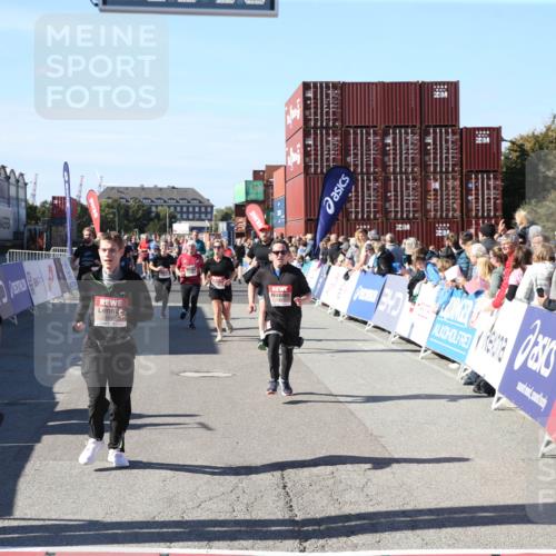 03.10.2025 - Köhlbrandbrückenlauf Jannik Wohlers http://msf.ph/oto/9126851 03.10.2025 13:23:59 Ziel 4465, 4647, 4918, 5081, 5106, 5361, 5387, 5389, 5419, 5431, 5709, 5742, 6442, 6443, 6557, 6728 meine-sportfotos.de