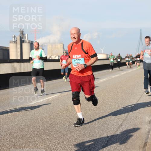 03.10.2025 - Köhlbrandbrückenlauf Lena Gebhardt http://msf.ph/oto/9126867 03.10.2025 09:46:42 Position 2 3305 meine-sportfotos.de