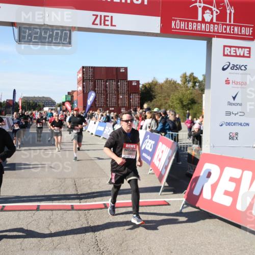 03.10.2025 - Köhlbrandbrückenlauf Jannik Wohlers http://msf.ph/oto/9126869 03.10.2025 13:24:00 Ziel 4647, 4918, 5081, 5106, 5361, 5387, 5389, 5419, 5431, 5709, 5742, 6442, 6443, 6557 meine-sportfotos.de