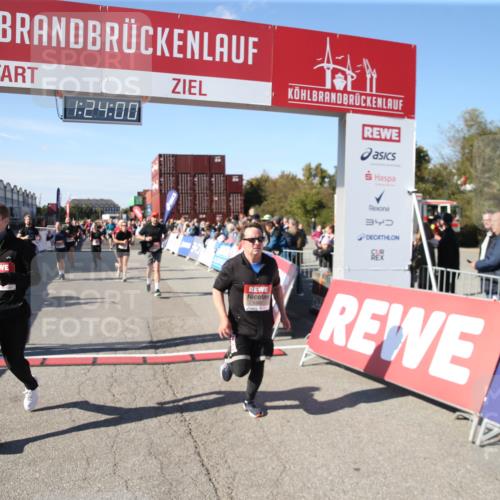 03.10.2025 - Köhlbrandbrückenlauf Jannik Wohlers http://msf.ph/oto/9126871 03.10.2025 13:24:00 Ziel 4647, 4918, 5081, 5106, 5361, 5387, 5389, 5419, 5431, 5709, 5742, 6442, 6443, 6557 meine-sportfotos.de