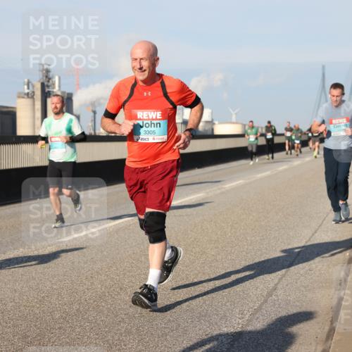 03.10.2025 - Köhlbrandbrückenlauf Lena Gebhardt http://msf.ph/oto/9126876 03.10.2025 09:46:42 Position 2 3305 meine-sportfotos.de
