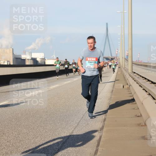 03.10.2025 - Köhlbrandbrückenlauf Lena Gebhardt http://msf.ph/oto/9126894 03.10.2025 09:46:43 Position 2 3404 meine-sportfotos.de
