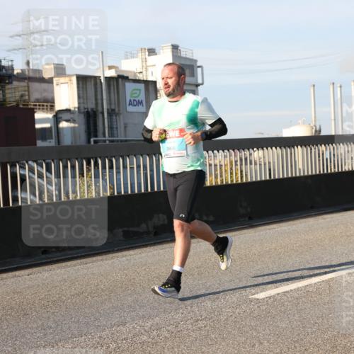 03.10.2025 - Köhlbrandbrückenlauf Lena Gebhardt http://msf.ph/oto/9126909 03.10.2025 09:46:44 Position 2 3806 meine-sportfotos.de