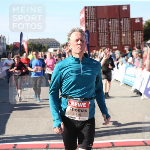 03.10.2025 - Köhlbrandbrückenlauf Jannik Wohlers http://msf.ph/oto/9126918 03.10.2025 13:24:10 Ziel 4286, 4442, 4529, 4657, 4698, 4942, 4943, 5085, 5106, 5321, 5350, 5387, 5389, 5419, 5432, 5986, 6119, 6168, 6169, 6442, 6443, 6557, 6643, 6701 meine-sportfotos.de